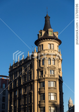 Buildings' facades of great architectural interest in the city o 11789396