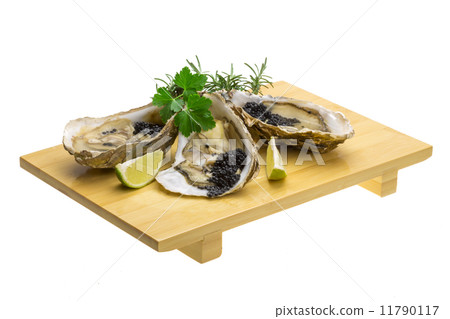 Oysters with black cavair 11790117