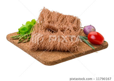 Raw rice noodles 11790167