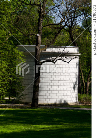 The Lazienki palace in Lazienki Park, Warsaw. Lazienki Krolewski The Lazienki palace in Lazienki Park, Warsaw. Lazienki Krolewski 11790572