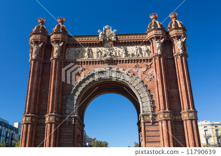 Barcelona Arch of Triumph 11790639