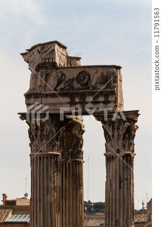 Building ruins and ancient columns in Rome, Italy 11791563