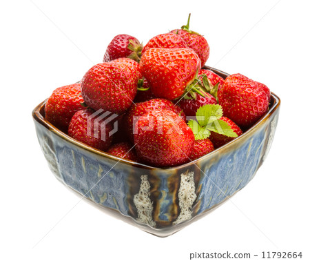Strawberry in the bowl Strawberry in the bowl 11792664