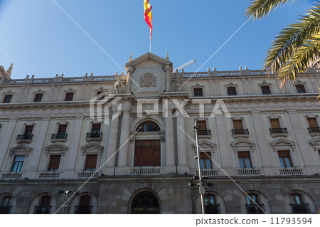 Buildings' facades of great architectural interest in the city o 11793594