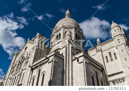 The external architecture of Sacre Coeur, Montmartre, Paris, Fra 11795311