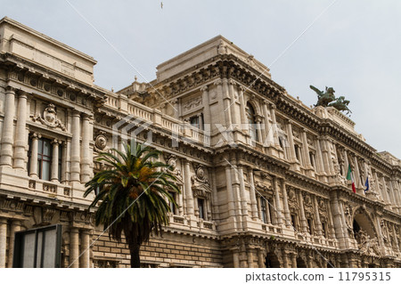 Rome, Italy. Typical architectural details of the old city 11795315