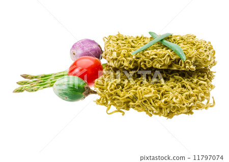 Green raw noodles 11797074