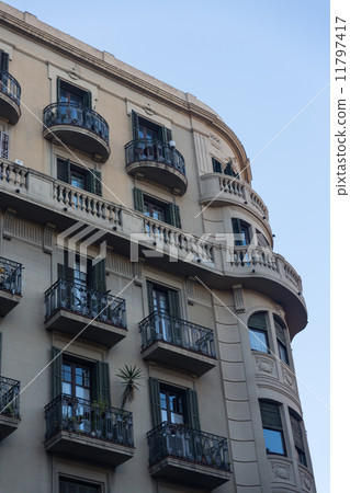 Buildings' facades of great architectural interest in the city o 11797417