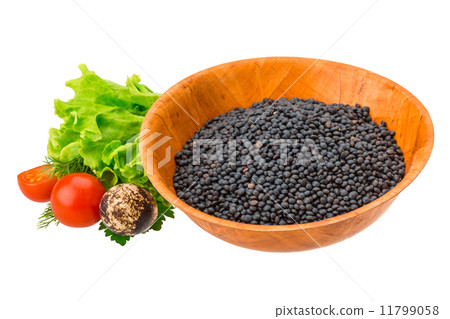 Black raw lentils 11799058