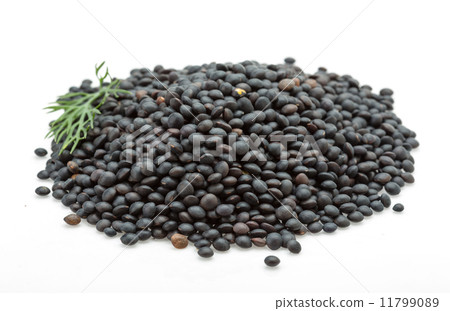 Black lentils heap Black lentils heap 11799089