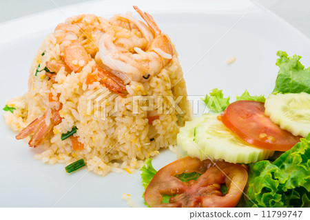 Fried rice with shrimps 11799747