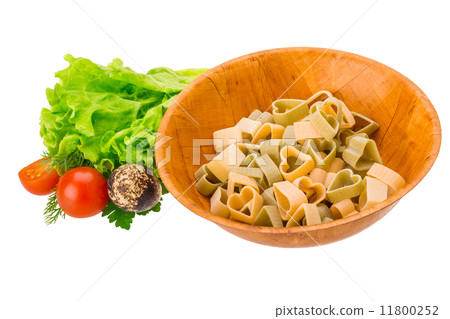 Raw pasta Raw pasta 11800252