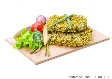 Green raw noodles 11801107