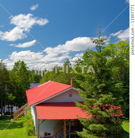 Inexpensive cottage in Toronto 11807771