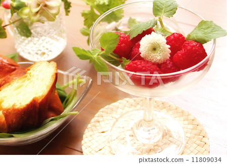 Raspberry dessert in the cafe 11809034