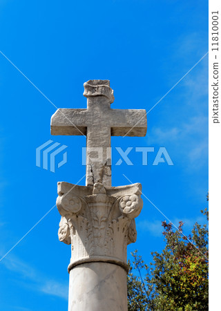 Stone Cross on a Column Stone Cross on a Column 11810001