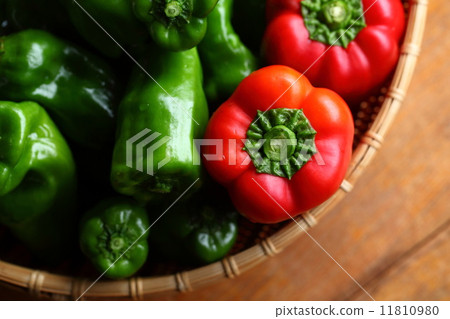 Summer vegetables (paprika) 11810980