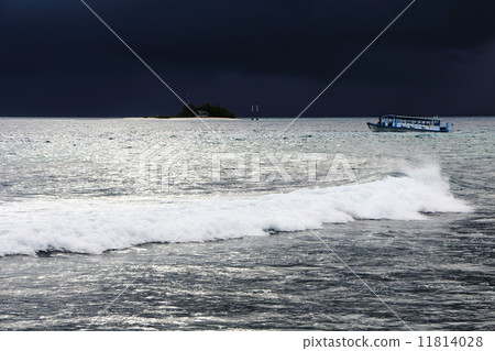 Black Clouds and the Evening Sea 11814028
