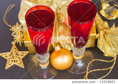 christmas champagne 11819681