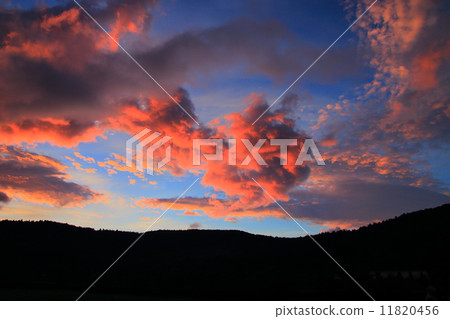 Burning morning glow sky Burning morning glow sky 11820456
