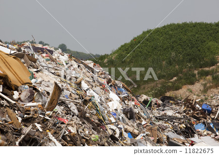 Garbage dump 11822675