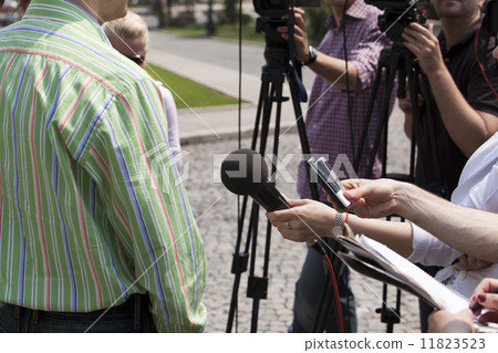 Interview Interview 11823523