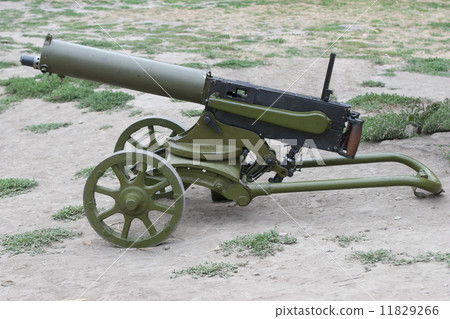 WWI machine gun 11829266
