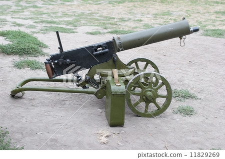 Maxim gun 11829269