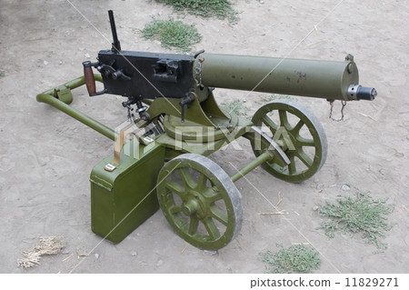 Maxim gun 11829271