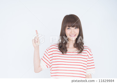 young woman young woman 11829984