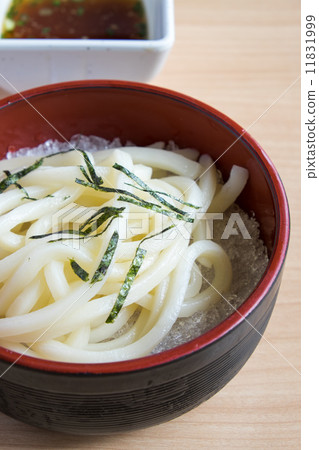 Cold udon served on ice Cold udon served on ice 11831999