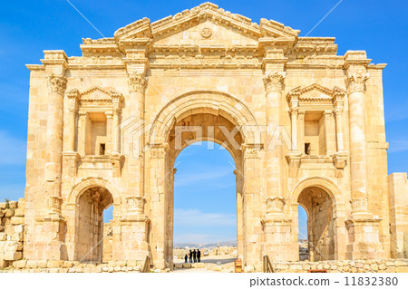 Hadrian's Arch of Triumph (Jordan, Jellash) Hadrian's Arch of Triumph (Jordan, Jellash) 11832380