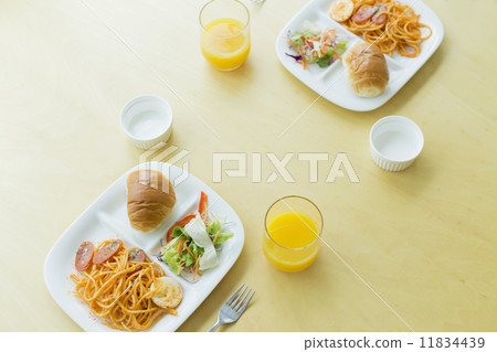 Working father 11834439