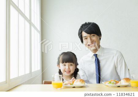 Working father 11834621