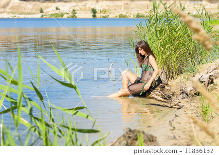 girl on the beach 11836132