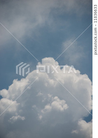 仲夏積雨云自然風景圖片材料 仲夏積雨云自然風景圖片材料 11836633