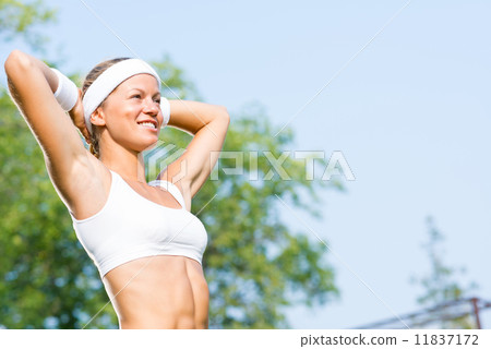 Woman runner 11837172