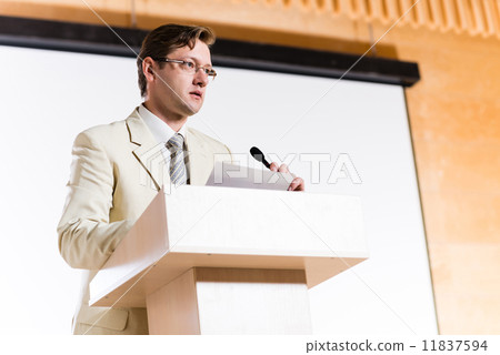 male speaker male speaker 11837594