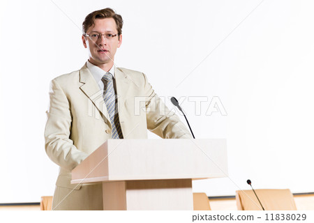 male speaker male speaker 11838029