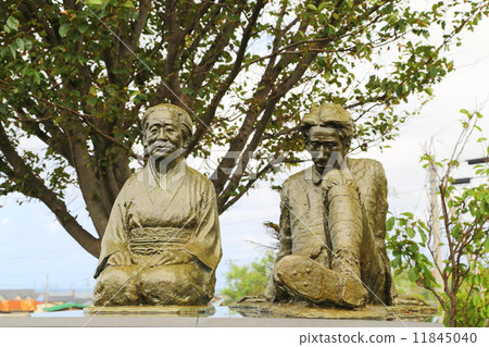 小說“津輕”的雕像(Koshino Take和Dazai Osamu的雕像) 小說“津輕”的雕像(Koshino Take和Dazai Osamu的雕像) 11845040