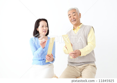 一對有業餘愛好的高級（中）夫妻 11845925