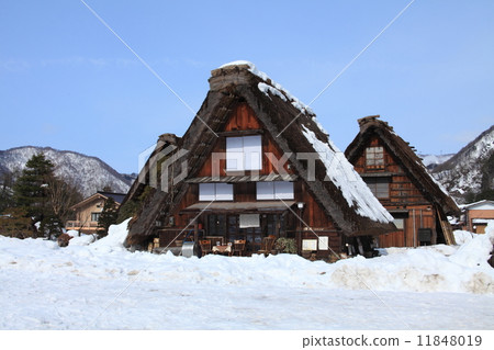 Shirakawago村莊在冬天 11848019