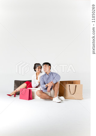 Couple Shopping 11850269