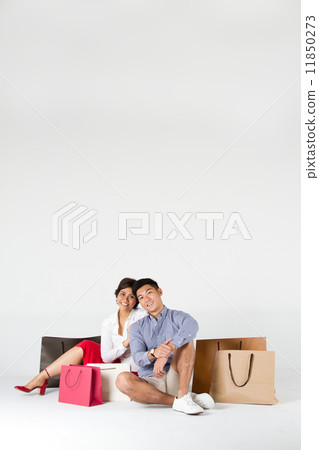 Couple Shopping 11850273