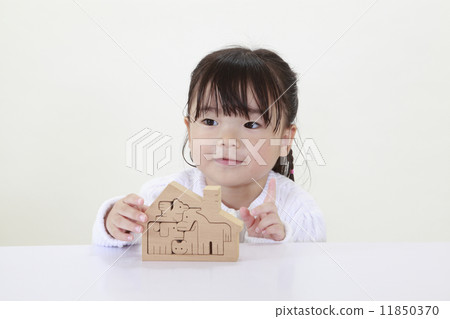 Girls, houses, houses, girls' houses Girls, houses, houses, girls' houses 11850370