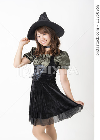 Disguised woman Disguised woman 11850958
