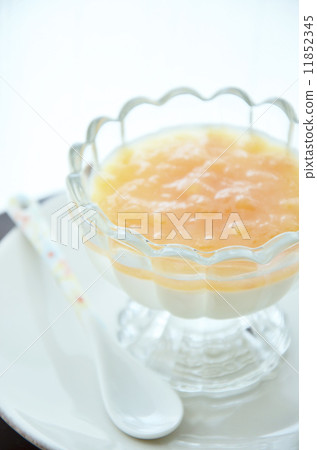 Momo Jam's Panna cotta 11852345