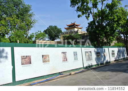 Excavation site inside Ruins of Thang Long and Rui Men (Hanoi, Vietnam) Excavation site inside Ruins of Thang Long and Rui Men (Hanoi, Vietnam) 11854552