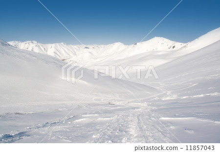 Pinachevsky pass, route through a ridge in Kamchatka. Russia 11857043