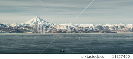 Panoramic view of Viliuchinsky Volcano Panoramic view of Viliuchinsky Volcano 11857400
